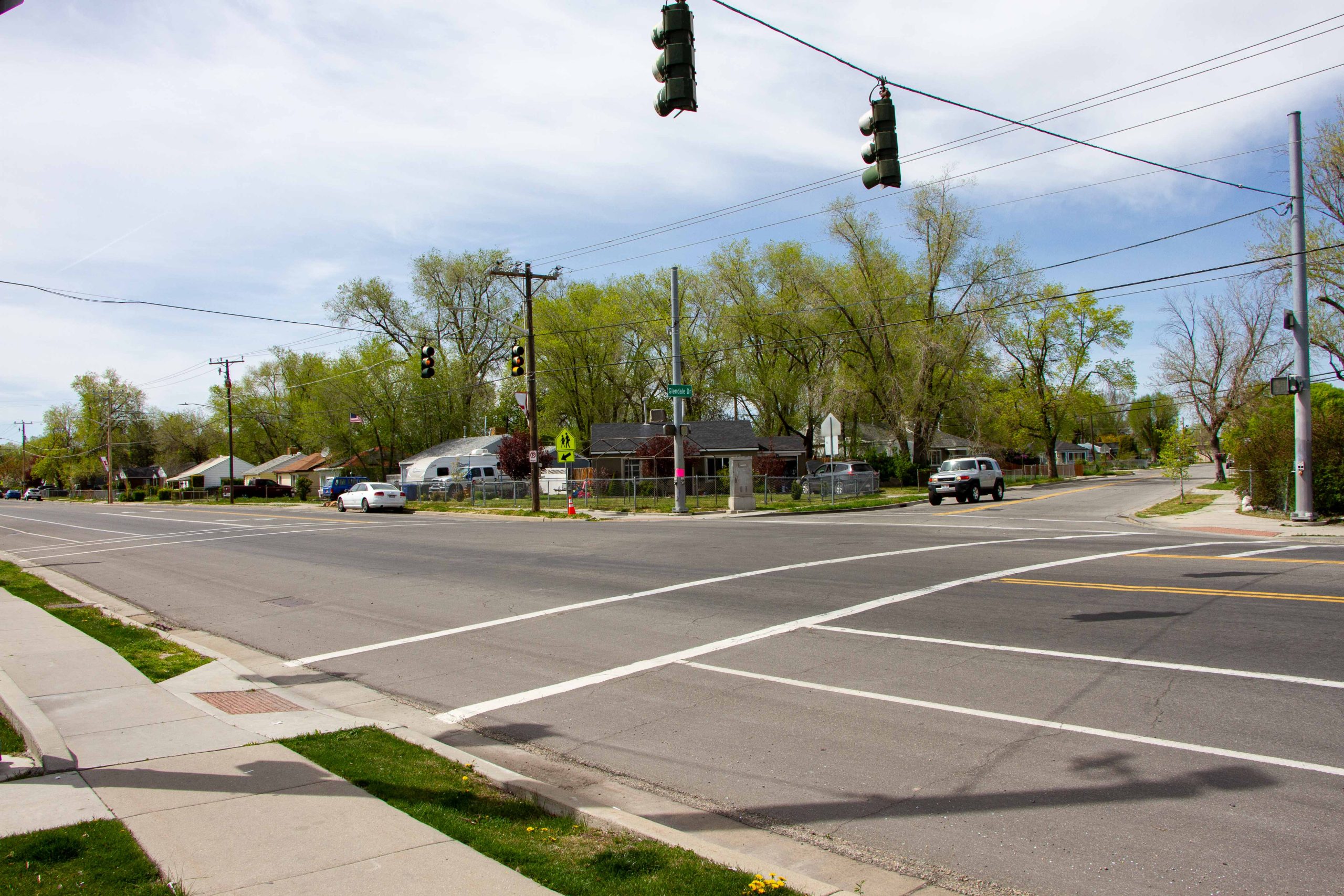 A picture of an intersection along California Avenue.